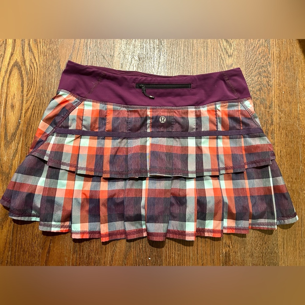 Lululemon plaid Pacesetter skirt, Sz 6 Excellent condition PERFECT for Summer!